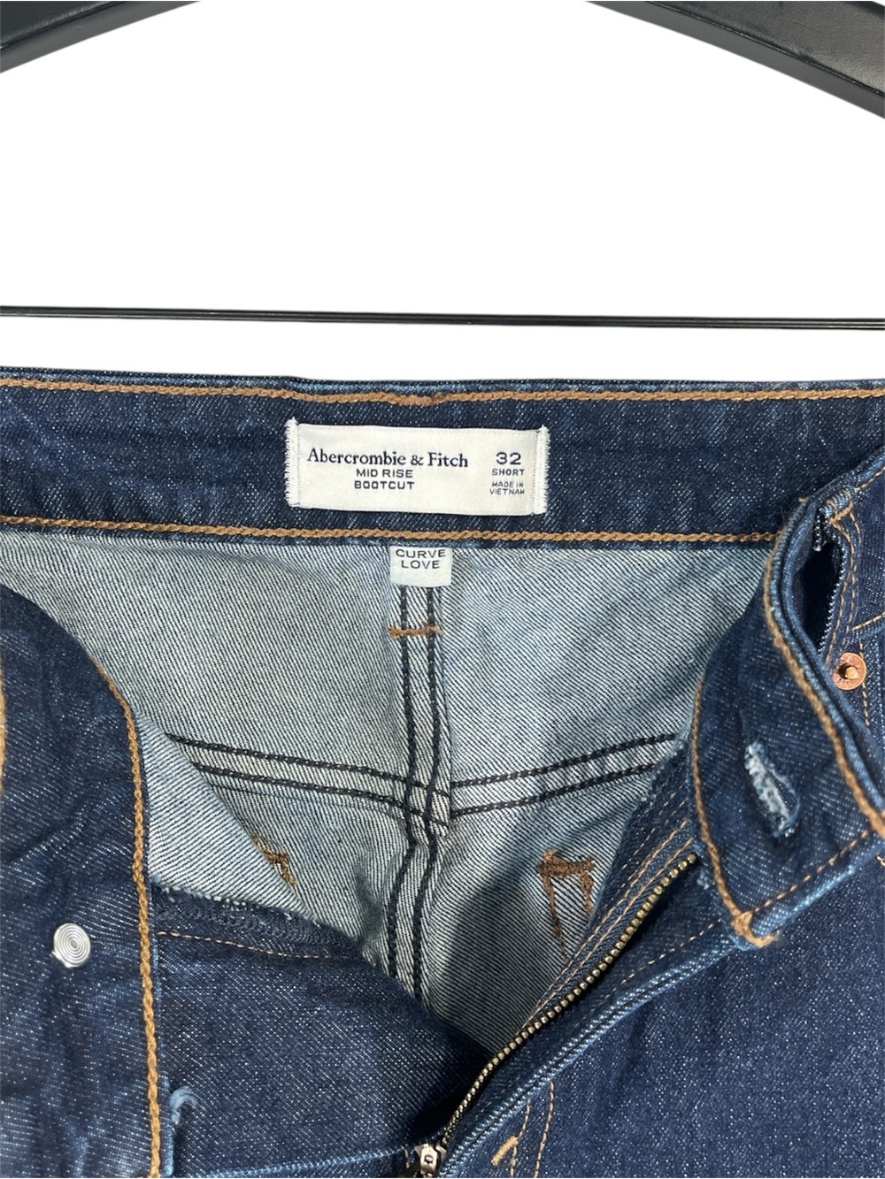 Abercrombie & Fitch Curve Love Mid Rise Bootcut in Dark Rinse Size 32 Short - Picture 7 of 9